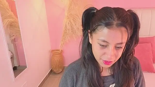 Snapshot of valeria__torres chatting on June 19, 2026, 11:16 am valeria torres online show from June 19, 2026, 11:16 am