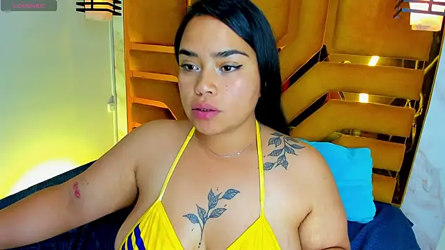 Snapshot of Violett_Cinnamon chatting on July 3, 2026, 11:55 pm Violett Cinnamon online show from July 3, 2026, 11:55 pm