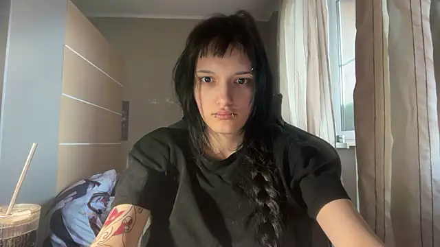 SebrinaMontelle online show from July 16, 2026, 8:11 am