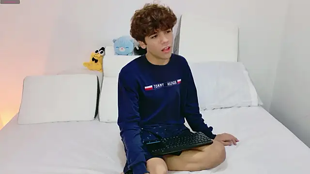 Snapshot of Samy_Twink chatting on July 18, 2026, 1:03 am Samy Twink online show from July 18, 2026, 1:03 am