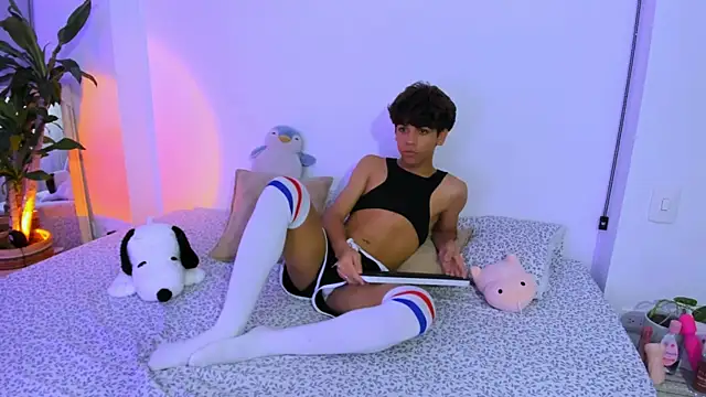Snapshot of Samy_Twink chatting on June 23, 2026, 2:42 am Samy Twink online show from June 23, 2026, 2:42 am