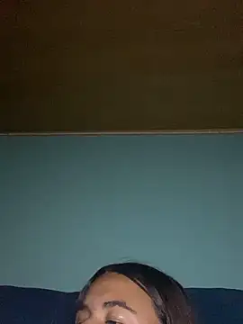 Snapshot of zouuii04 chatting on June 11, 2026, 2:33 am zouuii04 online show from June 11, 2026, 2:33 am