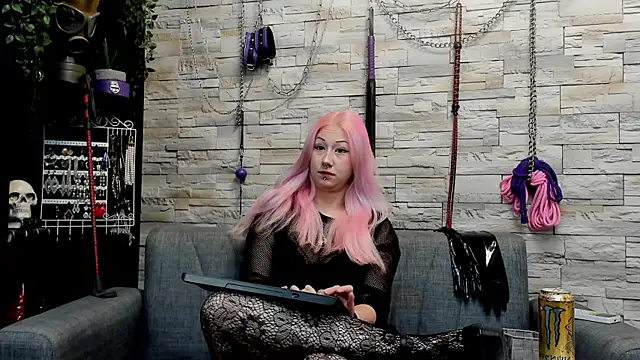 Miss Kaz online show from August 9, 2026, 3:23 am