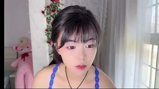 inlkitten online show from July 19, 2026, 3:48 am