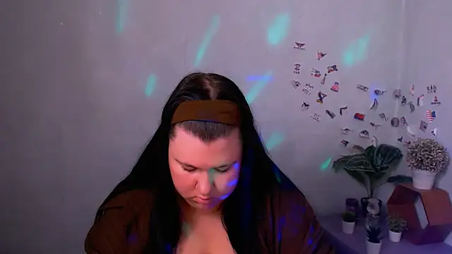 BabyTaera7 online show from July 8, 2026, 12:39 pm