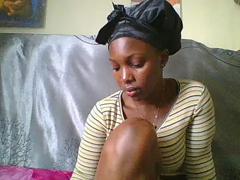 Snapshot of Lianah_Pesh chatting on July 8, 2026, 10:05 am Lianah Pesh online show from July 8, 2026, 10:05 am