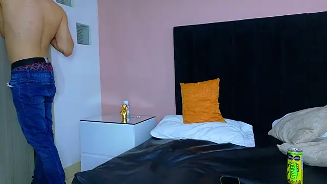 Snapshot of Matia_Zelvya chatting on July 8, 2026, 12:28 pm Matia Zelvya online show from July 8, 2026, 12:28 pm
