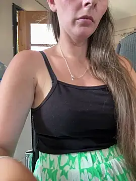 Snapshot of EmmaBrooks3 chatting on June 18, 2026, 9:14 am EmmaBrooks3 online show from June 18, 2026, 9:14 am