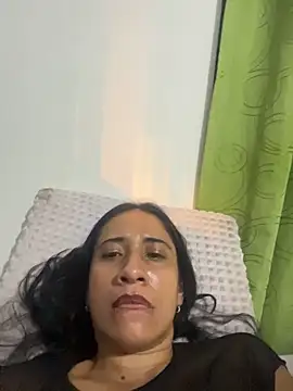 Snapshot of paolaqueenxx chatting on June 17, 2026, 5:29 am paolaqueenxx online show from June 17, 2026, 5:29 am