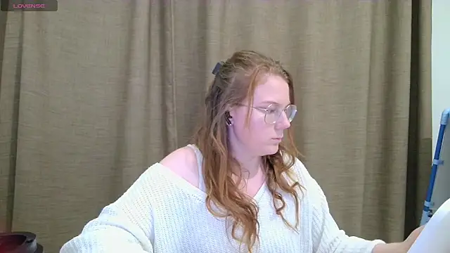 Snapshot of AlisaAbby chatting on June 20, 2026, 7:30 pm AlisaAbby online show from June 20, 2026, 7:30 pm