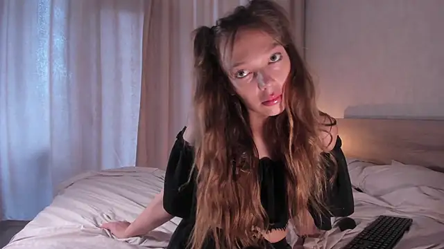 KitsuneDreams online show from June 14, 2026, 5:30 am