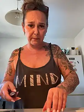 -SweetSandy- online show from June 25, 2026, 2:55 pm