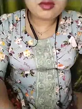 Snapshot of Khosi_Moni chatting on July 9, 2026, 12:04 pm Khosi Moni online show from July 9, 2026, 12:04 pm