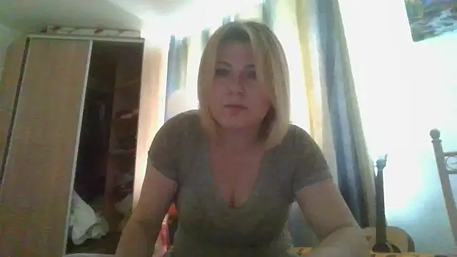 Snapshot of ElenaLove888 chatting on June 15, 2026, 7:30 am ElenaLove888 online show from June 15, 2026, 7:30 am