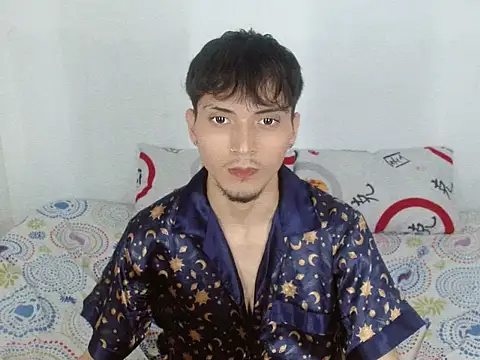 Snapshot of flaco23_latino chatting on June 17, 2026, 5:51 am flaco23 latino online show from June 17, 2026, 5:51 am
