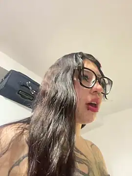 Snapshot of MennaLee_ chatting on June 13, 2026, 12:41 am MennaLee online show from June 13, 2026, 12:41 am