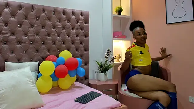Snapshot of TenderTeacher chatting on July 7, 2026, 8:45 pm TenderTeacher online show from July 7, 2026, 8:45 pm