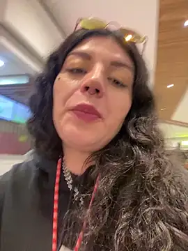 Snapshot of XamanicaSafa chatting on June 15, 2026, 4:39 pm XamanicaSafa online show from June 15, 2026, 4:39 pm