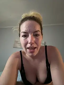 Snapshot of milfymorgan chatting on June 20, 2026, 2:33 pm milfymorgan online show from June 20, 2026, 2:33 pm