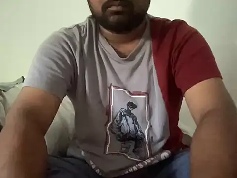 Snapshot of bobgot17cm chatting on June 24, 2026, 1:53 pm bobgot17cm online show from June 24, 2026, 1:53 pm