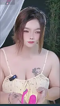 lingling7889 online show from June 16, 2026, 9:42 am