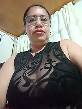 Emilif  online show from June 25, 2026, 11:10 pm