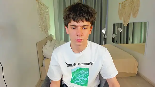 Ethan Crowe online show from August 3, 2026, 10:32 am