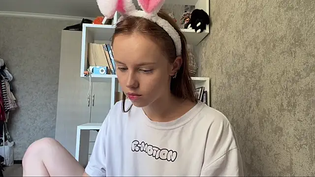 Snapshot of Mollybeans chatting on July 29, 2026, 12:15 pm Mollybeans online show from July 29, 2026, 12:15 pm