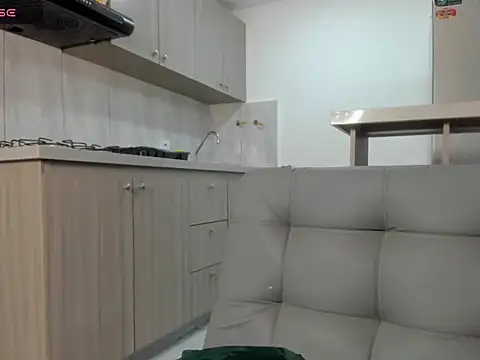 Snapshot of Amazon_brunette1 chatting on August 3, 2026, 11:05 am Amazon brunette1 online show from August 3, 2026, 11:05 am
