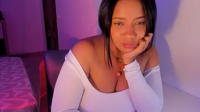 NicolePasqualott online show from June 11, 2026, 8:06 pm