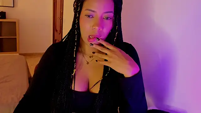 NicolePasqualott online show from October 15, 2025, 8:28 pm