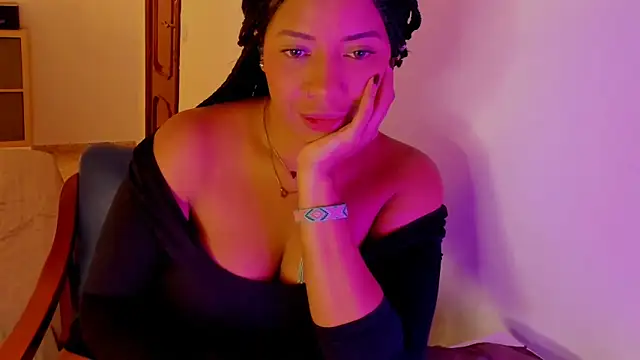 NicolePasqualott online show from October 18, 2025, 7:16 pm