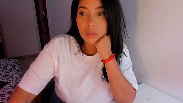 NicolePasqualott online show from July 22, 2026, 6:21 pm