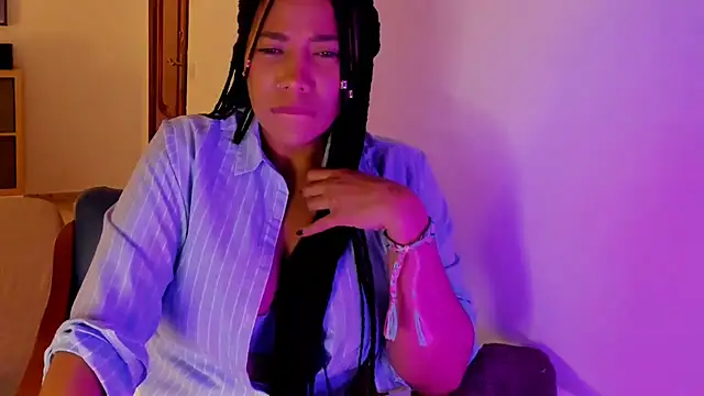 NicolePasqualott online show from October 17, 2025, 8:21 pm