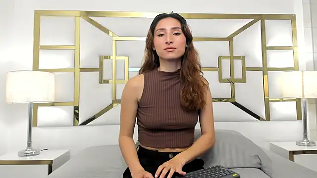 Snapshot of VivieneLuxe chatting on July 26, 2026, 4:08 am VivieneLuxe online show from July 26, 2026, 4:08 am