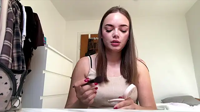 Snapshot of beautifulMira chatting on June 18, 2026, 7:18 am beautifulMira online show from June 18, 2026, 7:18 am
