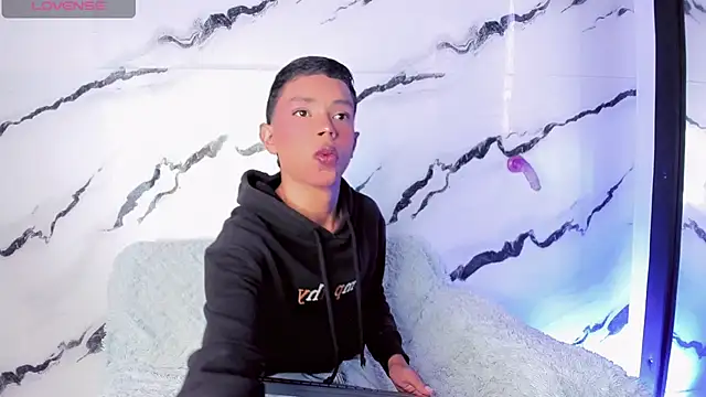 Bunny vibe sex online show from June 22, 2026, 1:41 pm