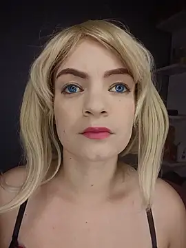 hanna horny77 online show from July 27, 2026, 1:18 pm