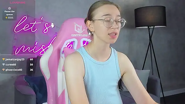 Snapshot of Lucy_Green chatting on July 5, 2026, 4:19 am Lucy Green online show from July 5, 2026, 4:19 am