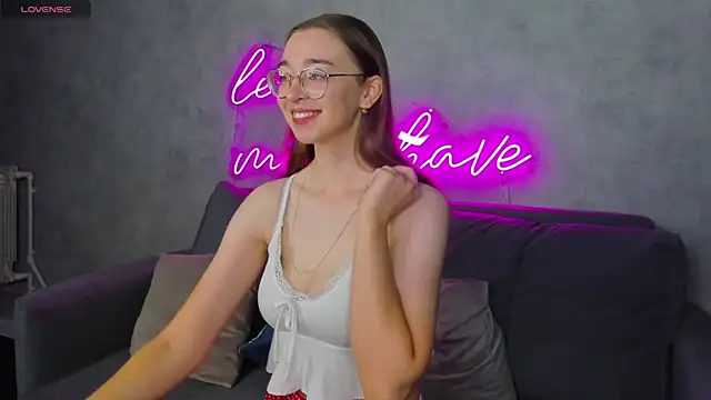 Snapshot of Lucy_Green chatting on July 8, 2026, 12:57 am Lucy Green online show from July 8, 2026, 12:57 am