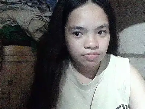 Snapshot of pretty_gia chatting on June 17, 2026, 10:03 am pretty gia online show from June 17, 2026, 10:03 am