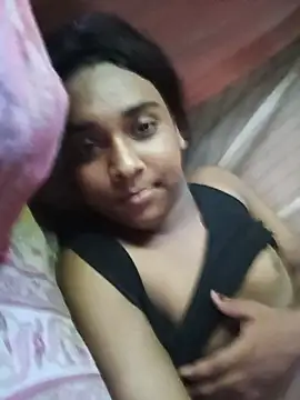 Snapshot of Decent_girl09 chatting on June 18, 2026, 8:02 am Decent girl09 online show from June 18, 2026, 8:02 am
