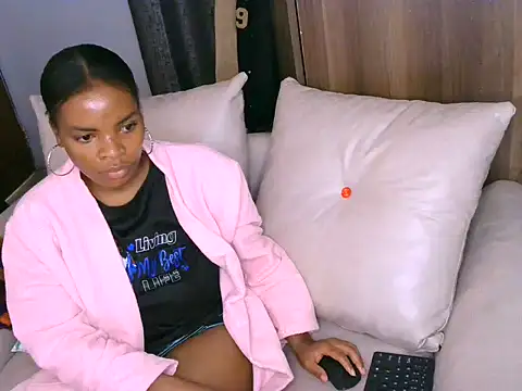 Snapshot of Bustycece chatting on July 21, 2026, 6:59 am Bustycece online show from July 21, 2026, 6:59 am