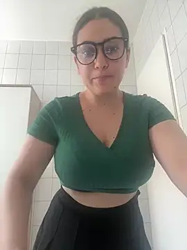 Snapshot of -Malina- chatting on June 21, 2026, 1:17 pm -Malina- online show from June 21, 2026, 1:17 pm