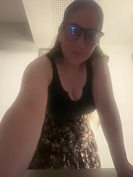 Snapshot of -Malina- chatting on June 23, 2026, 7:56 pm -Malina- online show from June 23, 2026, 7:56 pm