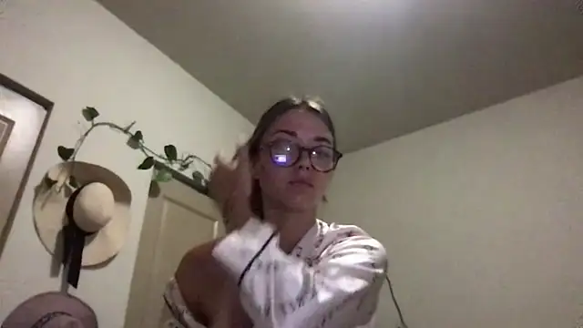 TheScarlettLane online show from June 16, 2026, 3:28 am
