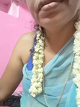 Snapshot of Tamilsexy35 chatting on July 9, 2026, 10:31 pm Tamilsexy35 online show from July 9, 2026, 10:31 pm