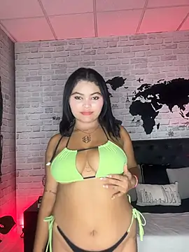 Snapshot of HoneyBunXXX chatting on July 16, 2026, 1:19 pm HoneyBunXXX online show from July 16, 2026, 1:19 pm