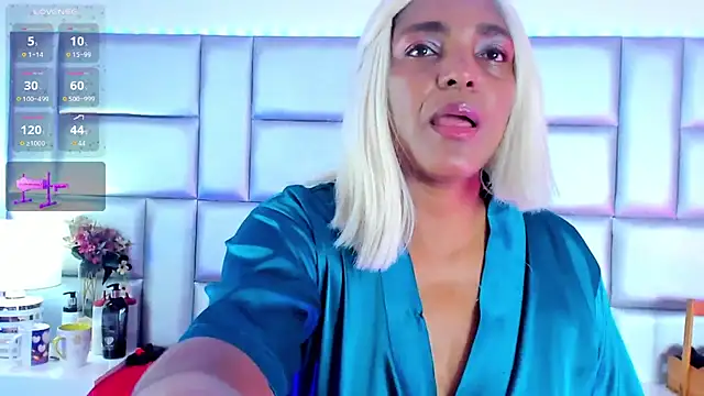 NinaNicole online show from June 26, 2026, 12:22 pm