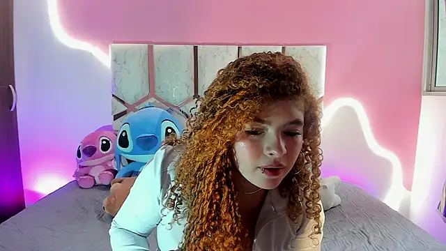 Snapshot of Kiara_velez chatting on July 9, 2026, 1:21 pm Kiara velez online show from July 9, 2026, 1:21 pm